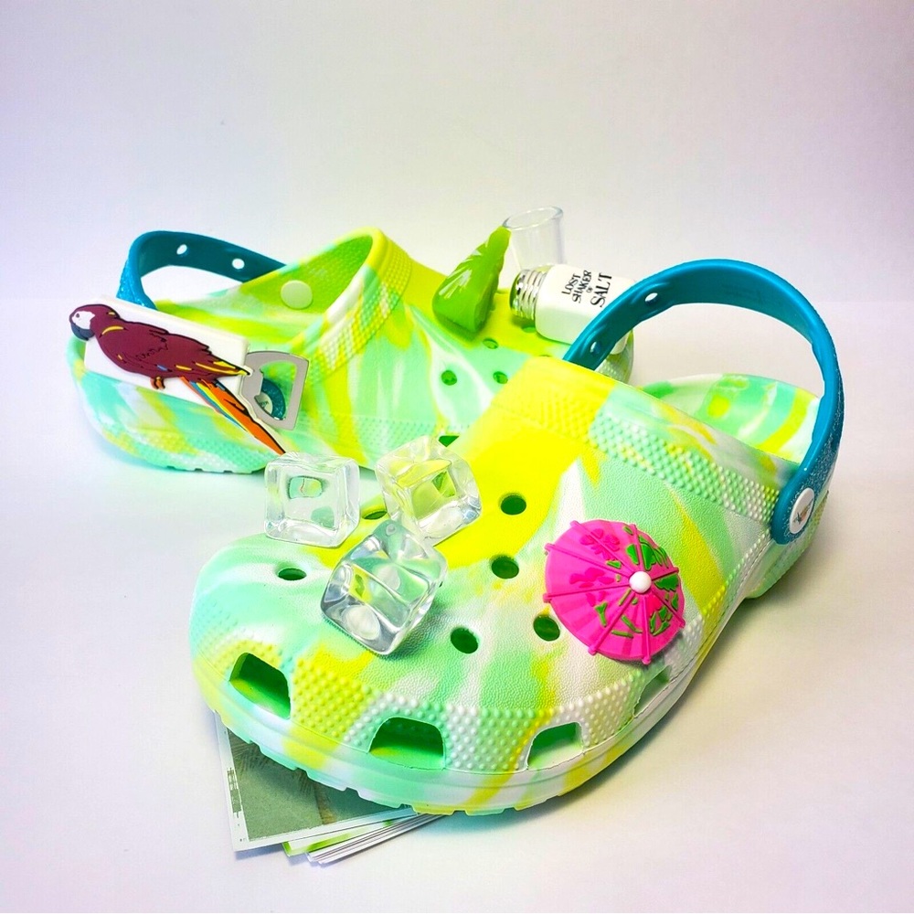 *READ BELOW* MARGARITAVILLE CROCS SIZE 6